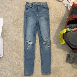 Light Wash American Eagle Curvy High Rise Jegging